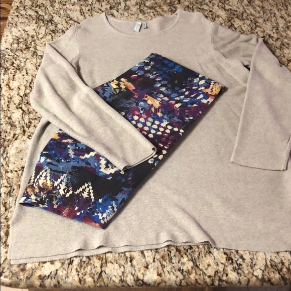 sahalie Tops - Complete OutFit Sahalie Sweater and leggings.